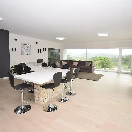 Spacious In Salir De Mato With Private Pool Terrace Villa *